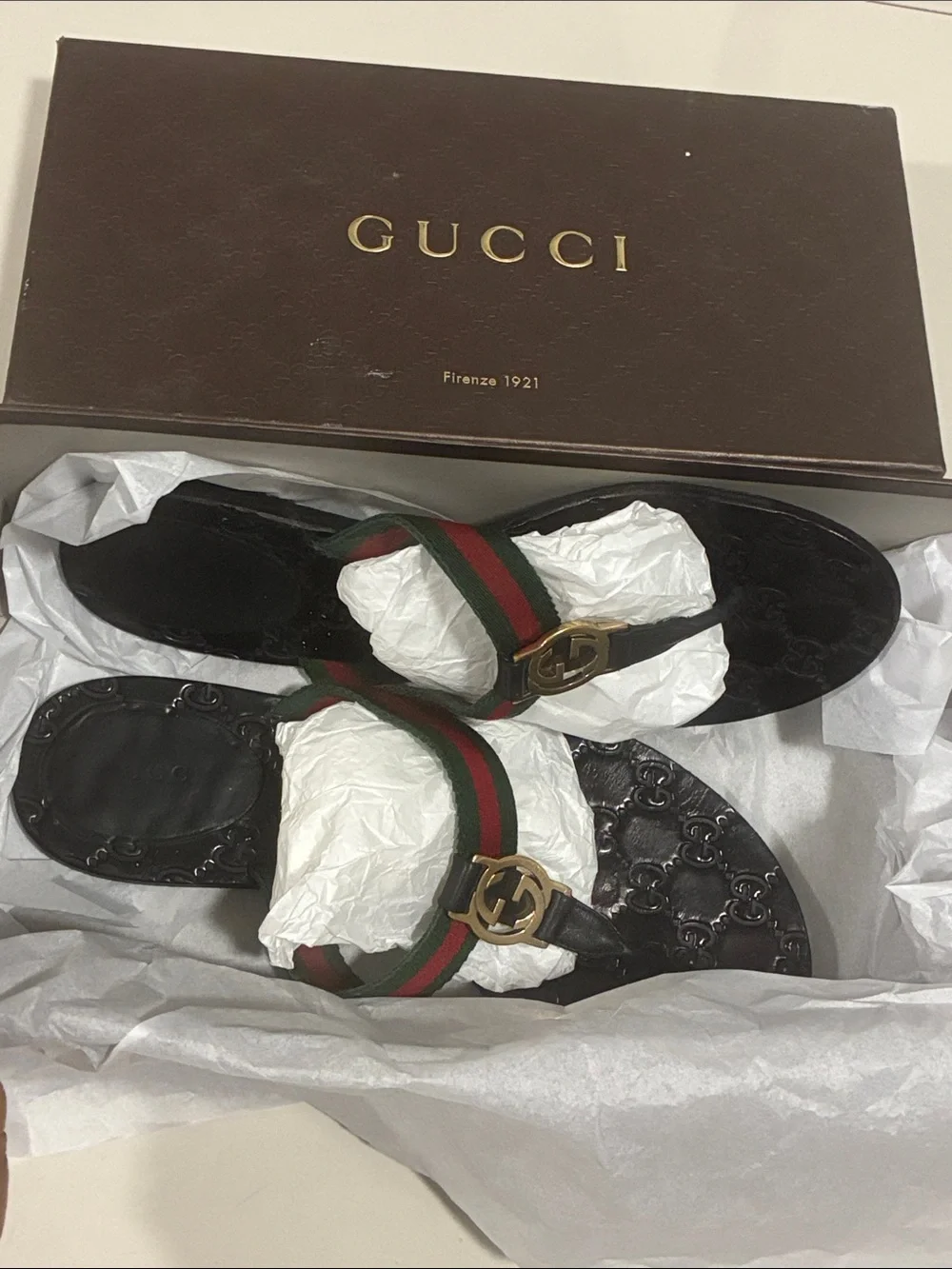Gucci sandals Authentic w box